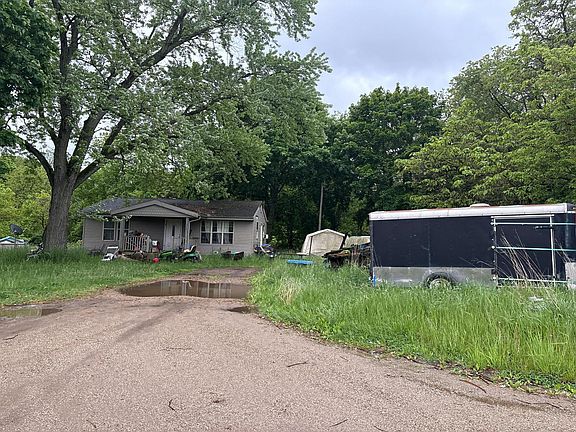 2nd image of 527 Rex Ct