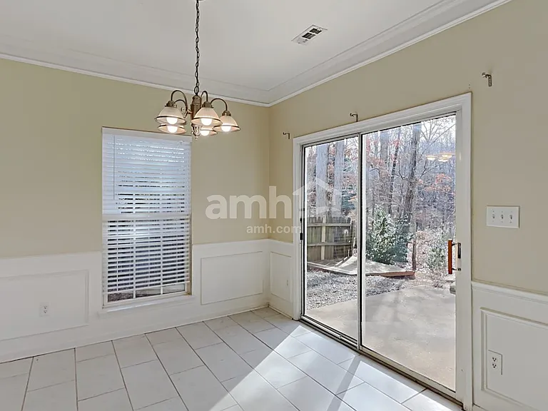 212 Leafmore Ct — Photo 6