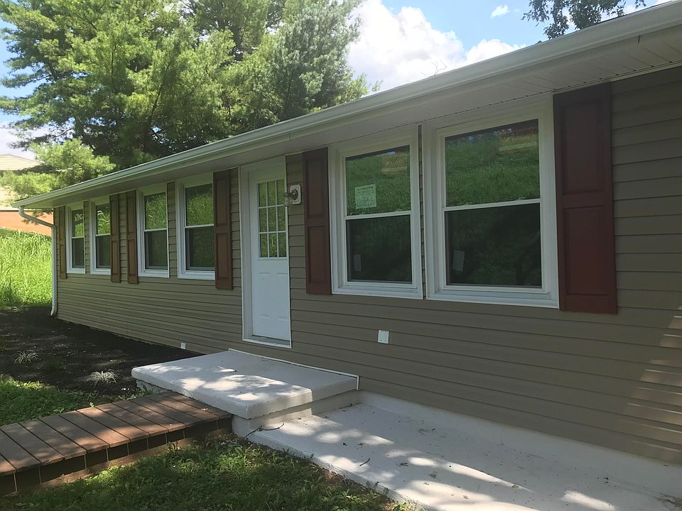1st image of 123 Hillside Dr
