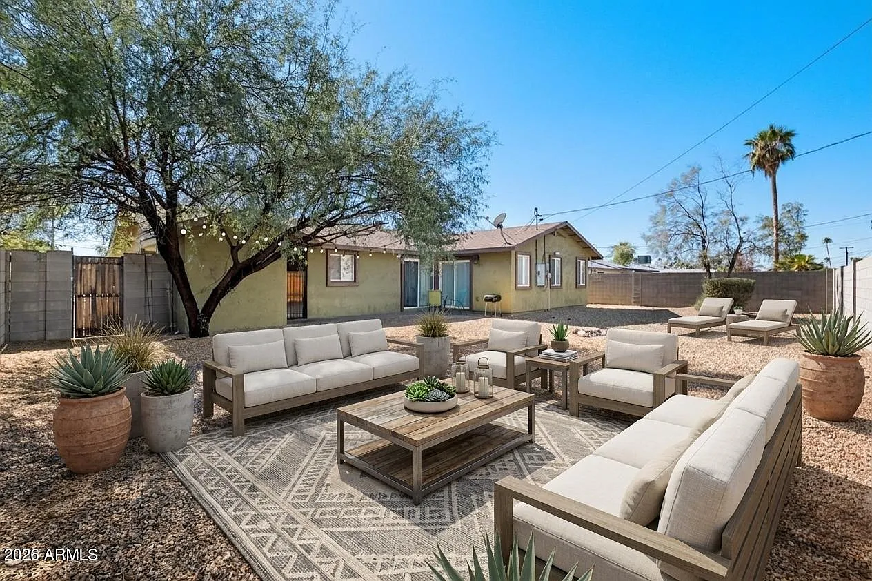 4 bed, 3.0 bath, 1382 sqft, $2,500 — Photo 1