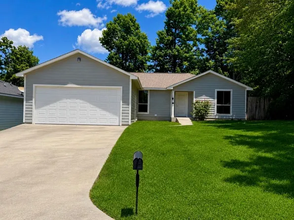 422 Pine Harbor Dr, Onalaska, TX 77360