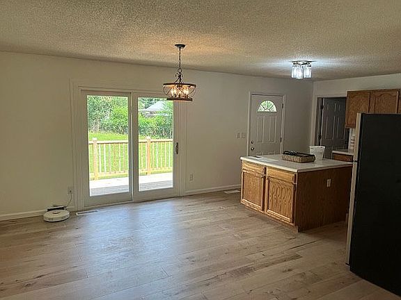 Dining room.
