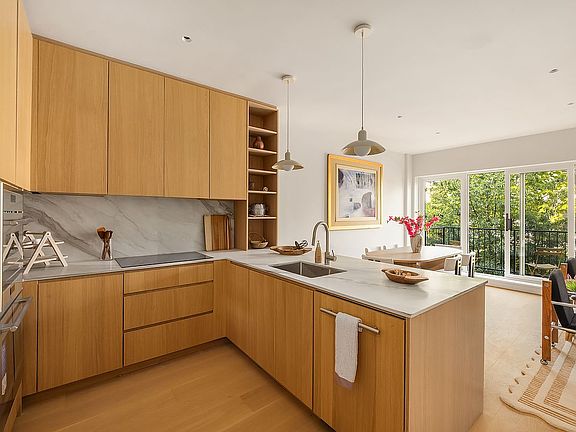 3rd image of 591 10th St #1