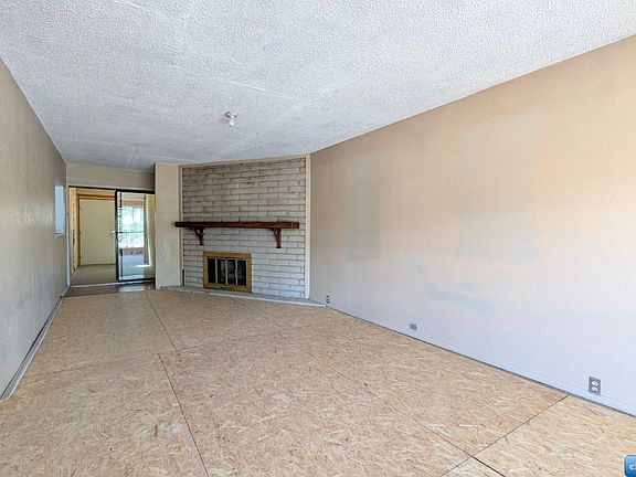 4th image of 404 Diamond St