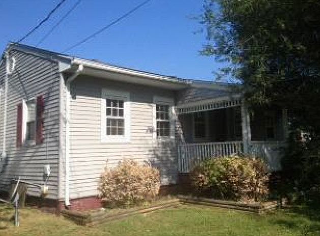 2nd image of 228 McArthur Dr
