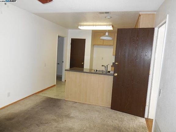 5th image of 6820 Jarvis Ave