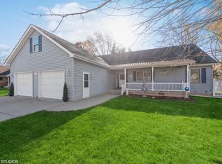 509 Oakwood Dr, Chesterton, IN 46304