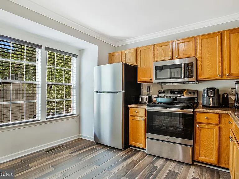 13902 Barrington Ln — Photo 8