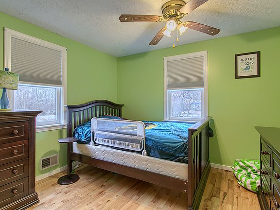 5th image of 9 Unicorn Cir