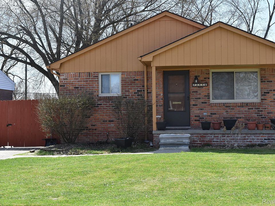 1st image of 23550 Glenbrook St