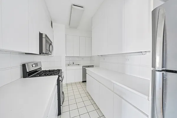 Rented by Douglas Elliman | media 7