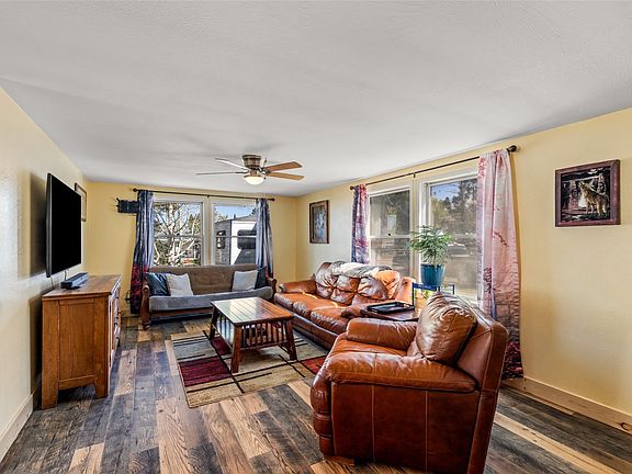 4th image of 220 W 4th Street