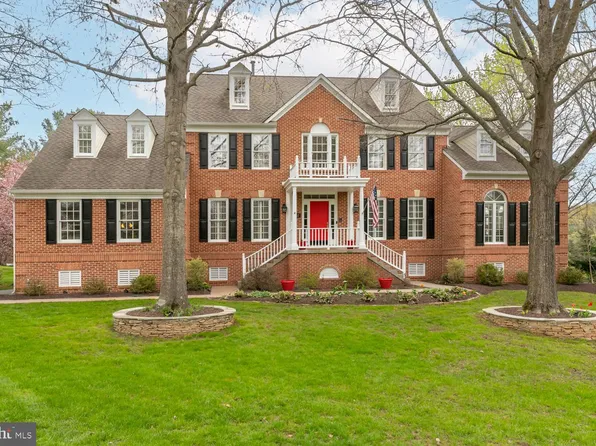 857 Forestville Meadows Dr, Great Falls, VA 22066