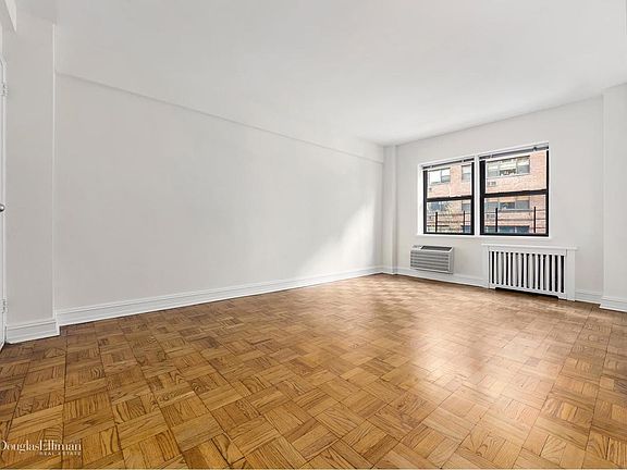 5th image of 225 E 70th St APT 2C