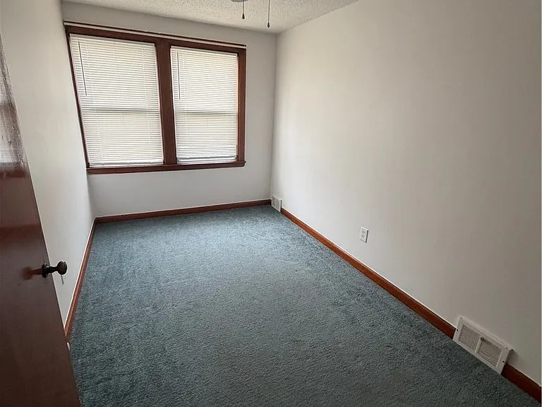 806 Cleveland Dr #UPPER — Photo 10