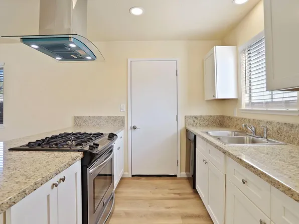 304 Glasgow Ave, Stockton, CA 95210