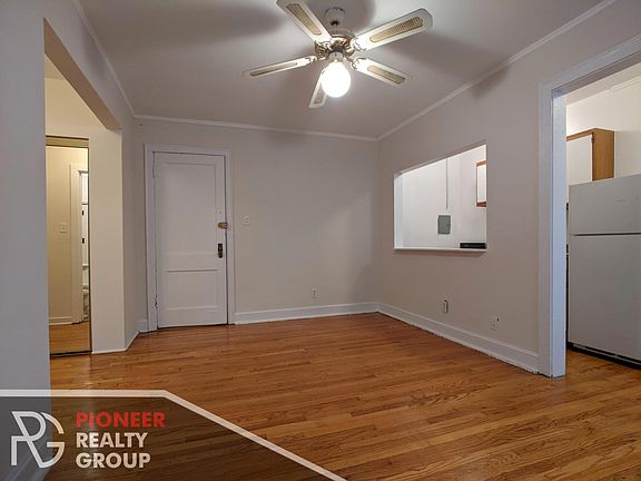 4th image of 3345 N Marshfield Ave #409A