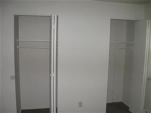 3rd image of 944 Chateau Ave