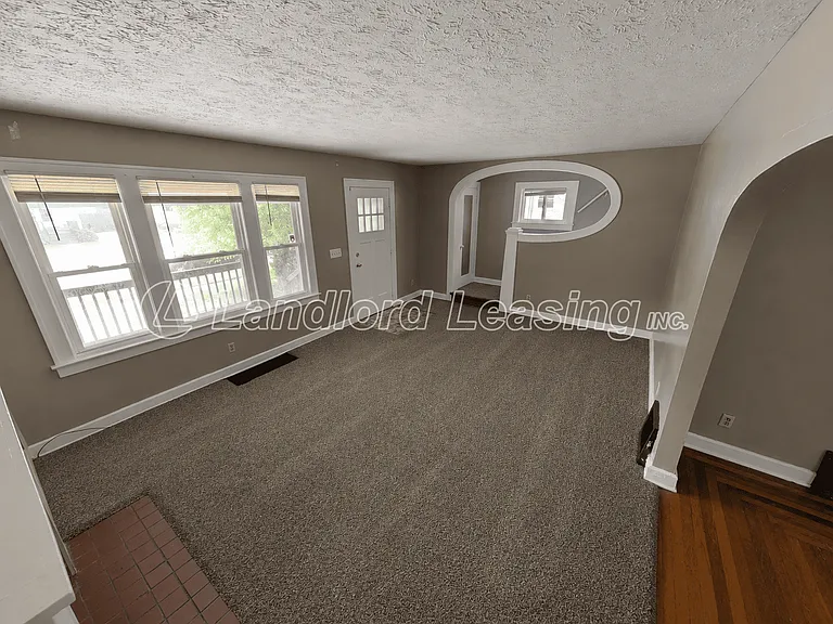 3433 Livingston Ave — Photo 2
