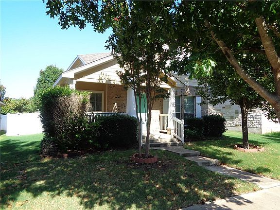 3rd image of 1511 Big Thicket Dr