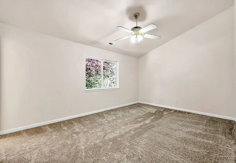 585 Dublin Ave — Photo 19