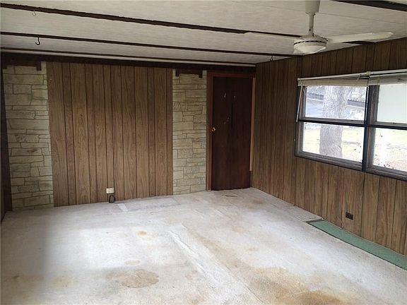 3rd image of 67 Falcon Ln