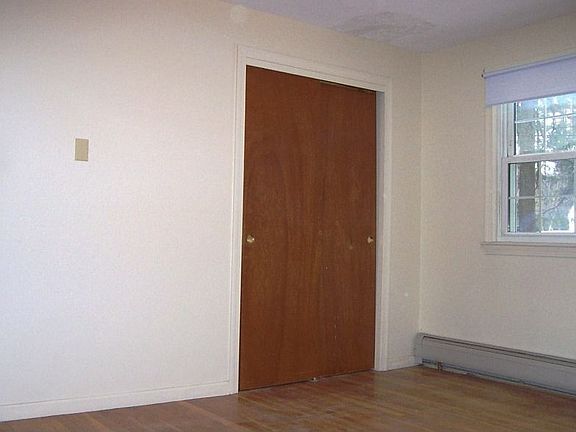 Hardwood Neautral Decor