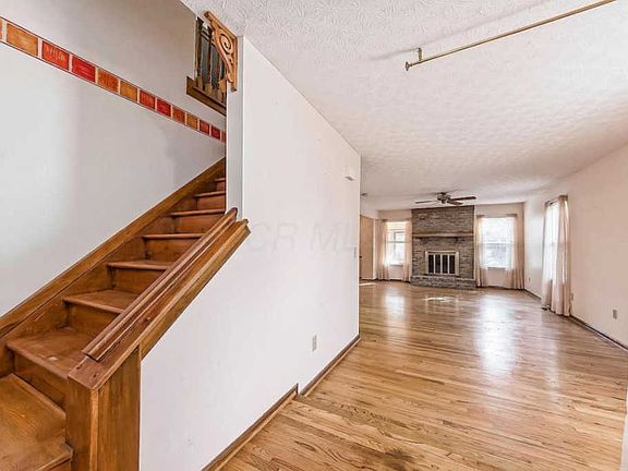 3rd image of 72 University St