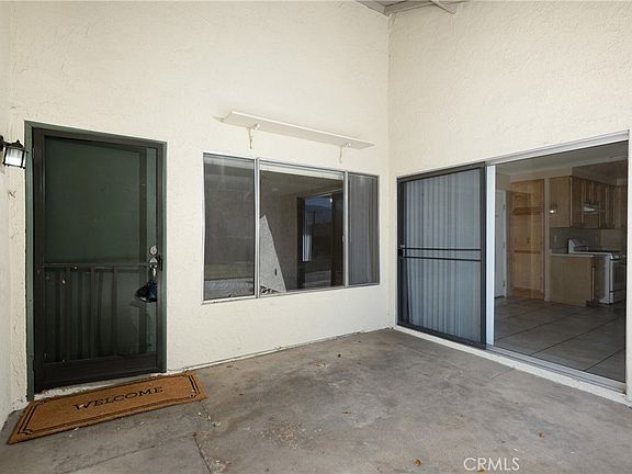 5th image of 1589 Camelot Dr