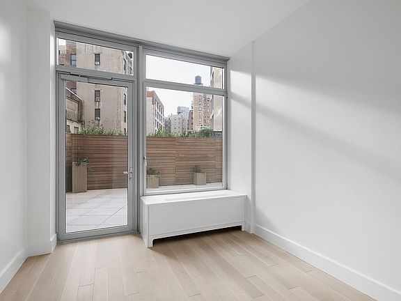 4th image of 212 W 72nd St #3L