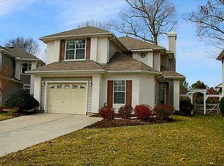 907 Drivers Ln, Newport News, VA 23602
