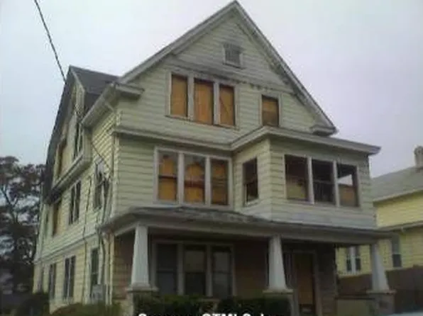 76 Eastwood Ave, Waterbury, CT 06705