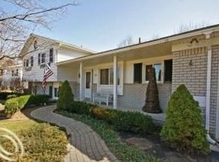 5641 Kingsmill Dr, Bloomfield Hills, MI
