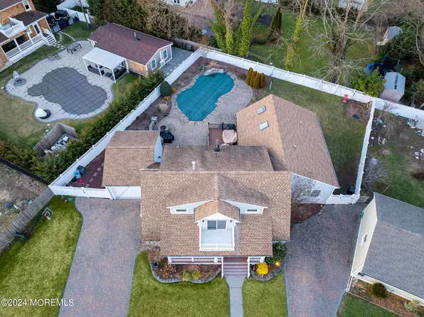 633 Manetta Drive, Point Pleasant, NJ 08742