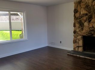 21800 Martinez St, Woodland Hills, CA 91364