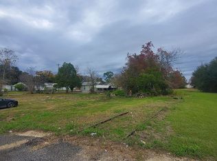 910 W Cherry St, Opelousas, LA 70570