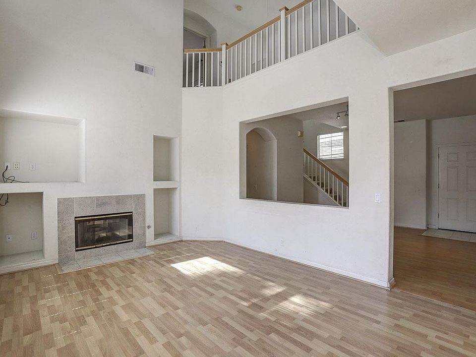 1st image of 817 Fountain Palm Ct