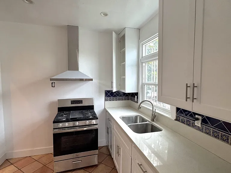 3901 W 8th St #A — Photo 5
