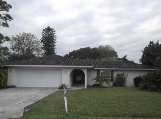 605 Darwin Rd, Venice, FL 34293