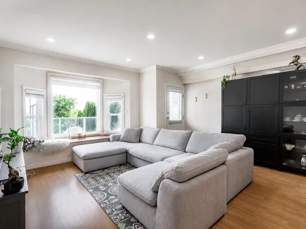 1124 Rochester Ave, Coquitlam, BC V3K 2X4