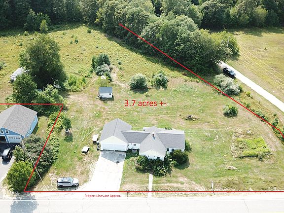 3rd image of 154 Raymond Hill Road