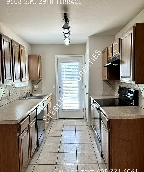 9608 SW 29th Ter — Photo 10