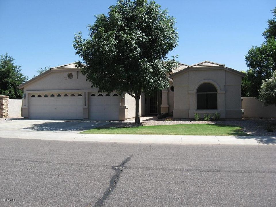 1st image of 811 E Beechnut Dr