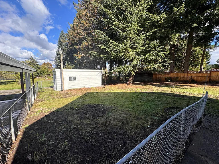 321 W Summa St — Photo 6