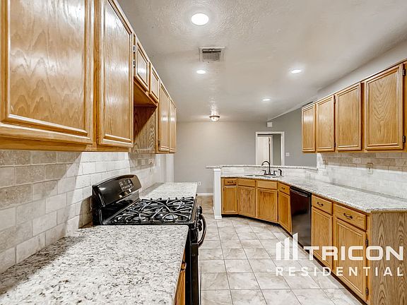 4th image of 10910 Linwood Ct
