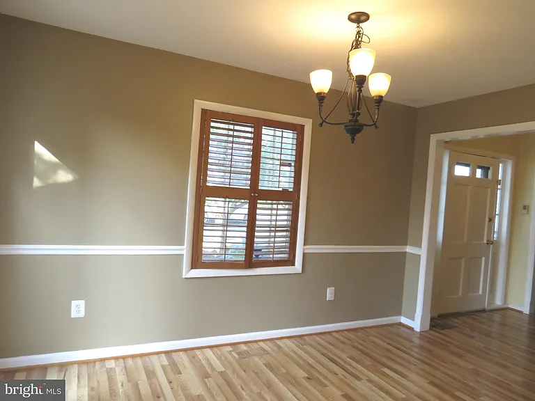 15310 Annapolis Rd — Photo 9