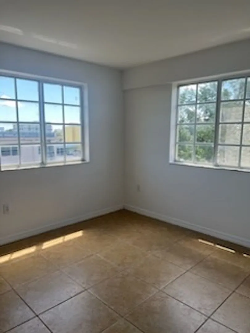 Flagler Apartments — Photo 4