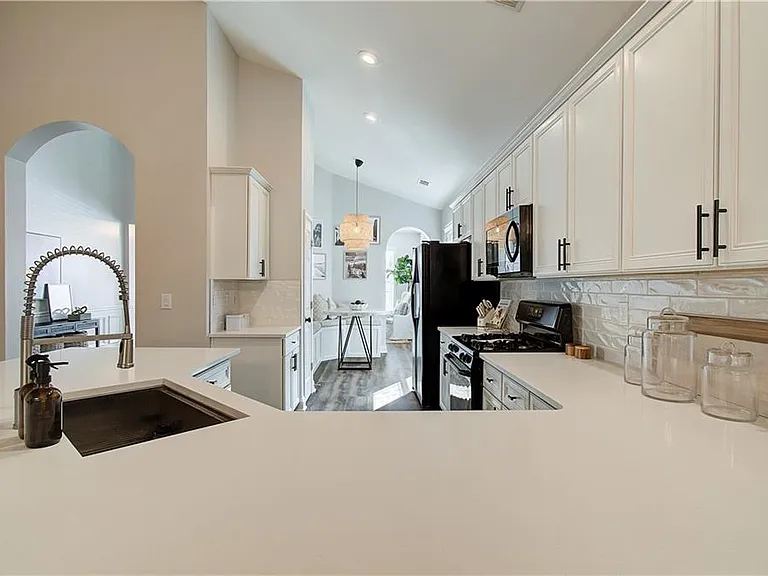 3822 Carriage House Dr — Photo 6