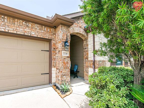 3rd image of 27230 Aspen Falls Ln