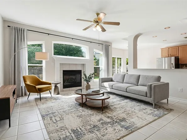 8200 Sunburst Pkwy, Round Rock, TX 78681